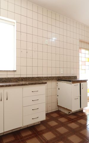 Casa para alugar com 200m², 3 quartos e 6 vagasCozinha