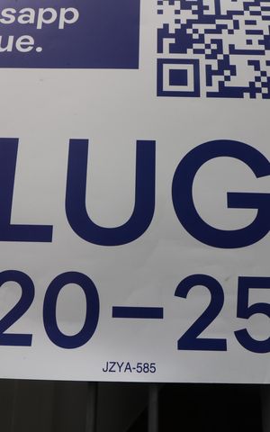 Casa para alugar com 241m², 3 quartos e 2 vagasFachada