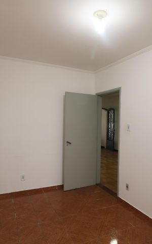 Casa para alugar com 241m², 3 quartos e 2 vagasQuarto