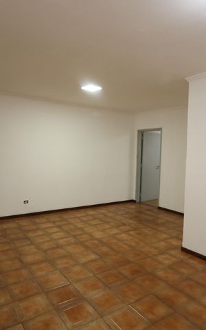 Casa para alugar com 241m², 3 quartos e 2 vagasSala