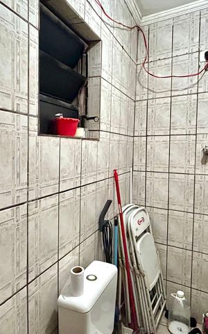 Casa à venda com 300m², 5 quartos e 5 vagas Casa à venda com 300m², 5 quartos e 5 vagasBanheiro 3