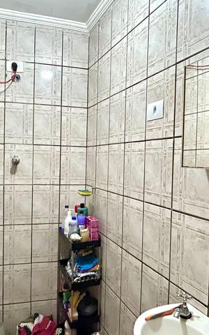 Casa à venda com 300m², 5 quartos e 5 vagas Casa à venda com 300m², 5 quartos e 5 vagasBanheiro 3