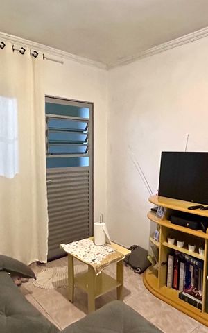 Casa à venda com 300m², 5 quartos e 5 vagas Casa à venda com 300m², 5 quartos e 5 vagasSala