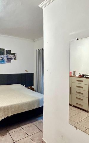 Casa à venda com 300m², 5 quartos e 5 vagas Casa à venda com 300m², 5 quartos e 5 vagasQuarto 3