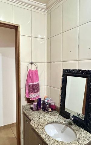 Casa à venda com 300m², 5 quartos e 5 vagas Casa à venda com 300m², 5 quartos e 5 vagasBanheiro 1