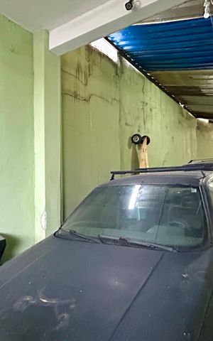 Casa à venda com 300m², 5 quartos e 5 vagas Casa à venda com 300m², 5 quartos e 5 vagasGaragem
