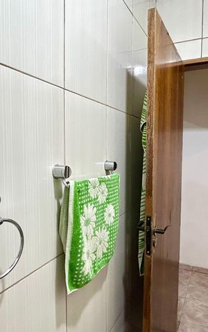 Casa à venda com 300m², 5 quartos e 5 vagas Casa à venda com 300m², 5 quartos e 5 vagasBanheiro 4