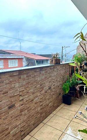 Casa à venda com 300m², 5 quartos e 5 vagas Casa à venda com 300m², 5 quartos e 5 vagasSacada