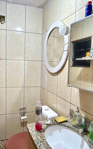 Casa à venda com 300m², 5 quartos e 5 vagas Casa à venda com 300m², 5 quartos e 5 vagasBanheiro 2