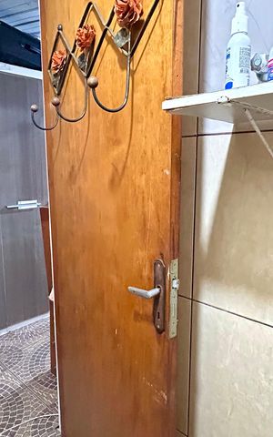 Casa à venda com 300m², 5 quartos e 5 vagas Casa à venda com 300m², 5 quartos e 5 vagasBanheiro 2