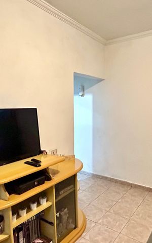 Casa à venda com 300m², 5 quartos e 5 vagas Casa à venda com 300m², 5 quartos e 5 vagasSala