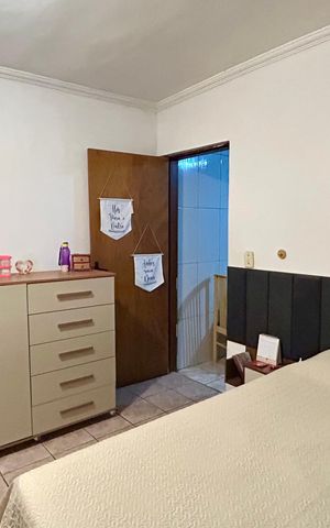 Casa à venda com 300m², 5 quartos e 5 vagas Casa à venda com 300m², 5 quartos e 5 vagasQuarto 3