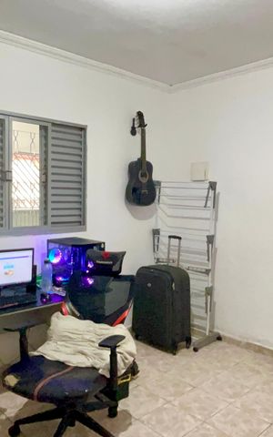 Casa à venda com 300m², 5 quartos e 5 vagas Casa à venda com 300m², 5 quartos e 5 vagasQuarto 4