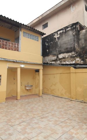 Casa à venda com 141m², 1 quarto e 1 vagaÁrea de Serviço