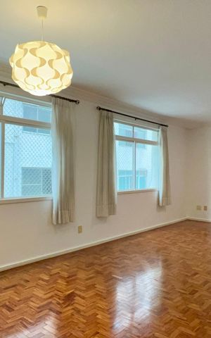 Apartamento para alugar com 140m², 3 quartos e 1 vaga Apartamento para alugar com 140m², 3 quartos e 1 vagaSala