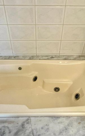 Apartamento para alugar com 140m², 3 quartos e 1 vaga Apartamento para alugar com 140m², 3 quartos e 1 vagaBanheiro da Suíte