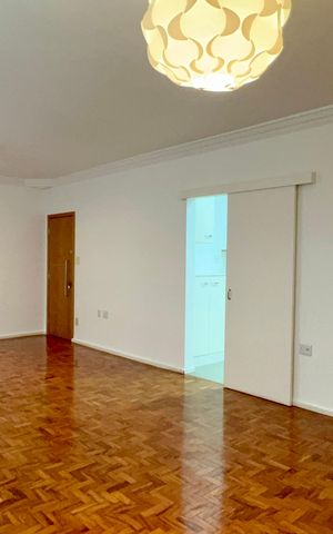 Apartamento para alugar com 140m², 3 quartos e 1 vaga Apartamento para alugar com 140m², 3 quartos e 1 vagaSala