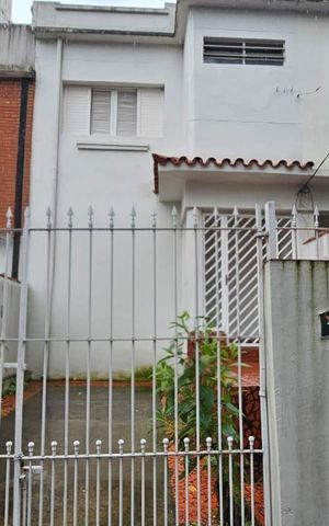 Casa para alugar com 123m², 3 quartos e 1 vaga Casa para alugar com 123m², 3 quartos e 1 vagaFachada