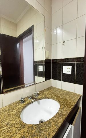 Casa para alugar com 50m², 3 quartos e 2 vagas Casa para alugar com 50m², 3 quartos e 2 vagasBanheiro