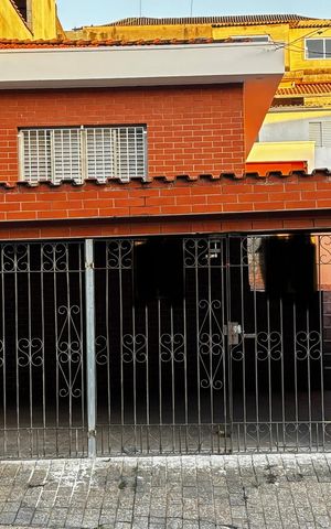 Casa para alugar com 50m², 3 quartos e 2 vagas Casa para alugar com 50m², 3 quartos e 2 vagasFachada
