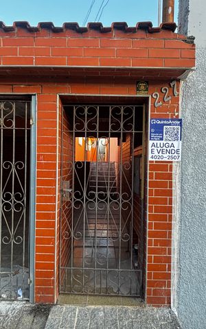 Casa para alugar com 50m², 3 quartos e 2 vagas Casa para alugar com 50m², 3 quartos e 2 vagasFachada