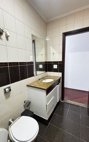 Casa para alugar com 50m², 3 quartos e 2 vagas Casa para alugar com 50m², 3 quartos e 2 vagasBanheiro