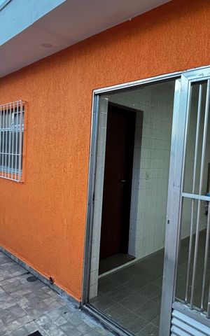 Casa para alugar com 50m², 3 quartos e 2 vagas Casa para alugar com 50m², 3 quartos e 2 vagasQuintal