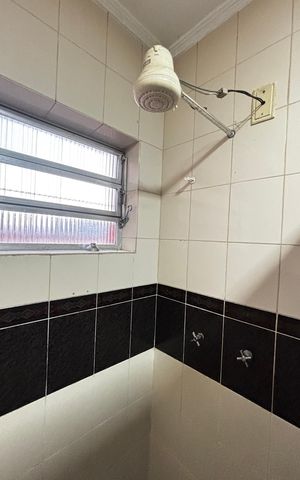 Casa para alugar com 50m², 3 quartos e 2 vagas Casa para alugar com 50m², 3 quartos e 2 vagasBanheiro