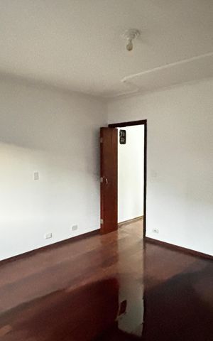 Casa para alugar com 50m², 3 quartos e 2 vagas Casa para alugar com 50m², 3 quartos e 2 vagasQuarto 1
