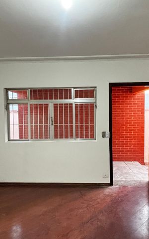Casa para alugar com 50m², 3 quartos e 2 vagas Casa para alugar com 50m², 3 quartos e 2 vagasSala
