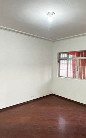 Casa para alugar com 50m², 3 quartos e 2 vagas Casa para alugar com 50m², 3 quartos e 2 vagasSala