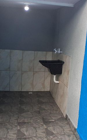 Casa para alugar com 33m², 1 quarto e sem vaga Casa para alugar com 33m², 1 quarto e sem vagaÁrea externa
