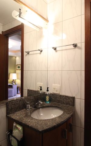 Apartamento à venda com 78m², 3 quartos e 2 vagasBanheiro