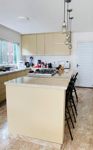 Casa para alugar com 232m², 4 quartos e 2 vagas Casa para alugar com 232m², 4 quartos e 2 vagasCozinha