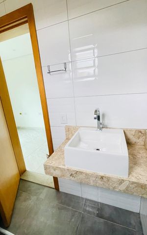 Casa para alugar com 232m², 4 quartos e 2 vagas Casa para alugar com 232m², 4 quartos e 2 vagasBanheiro da suíte 4