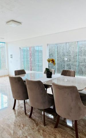 Casa para alugar com 232m², 4 quartos e 2 vagas Casa para alugar com 232m², 4 quartos e 2 vagasSala