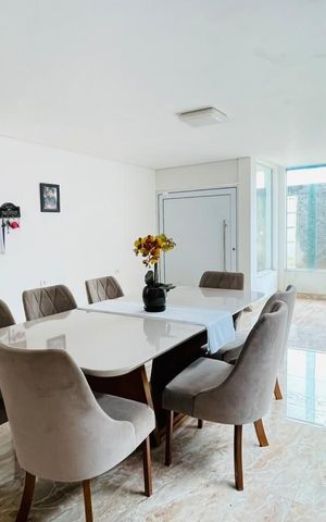 Casa para alugar com 232m², 4 quartos e 2 vagas Casa para alugar com 232m², 4 quartos e 2 vagasSala