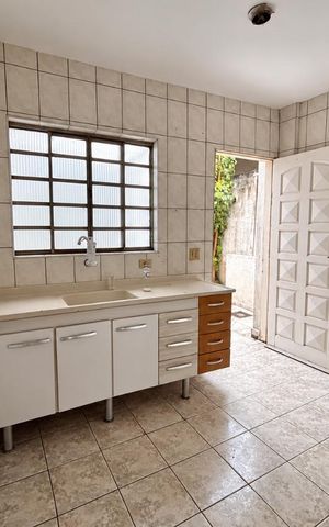 Casa para alugar com 117m², 3 quartos e 2 vagas Casa para alugar com 117m², 3 quartos e 2 vagasCozinha