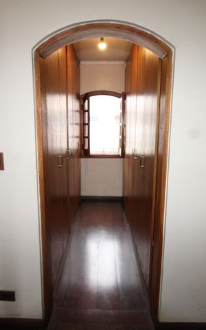 Casa à venda com 300m², 4 quartos e 3 vagasCloset da suíte