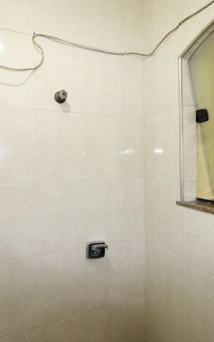Casa à venda com 300m², 4 quartos e 3 vagasBanheiro 2