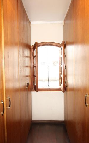 Casa à venda com 300m², 4 quartos e 3 vagasCloset da suíte