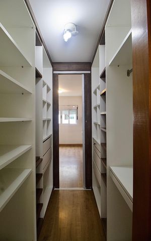 Casa de condomínio para alugar com 160m², 3 quartos e 2 vagas Casa de condomínio para alugar com 160m², 3 quartos e 2 vagasCloset