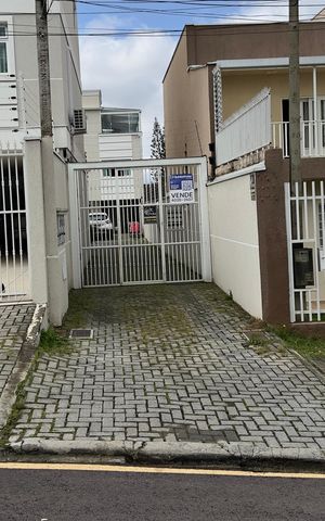 Casa de condomínio para alugar com 160m², 3 quartos e 2 vagas Casa de condomínio para alugar com 160m², 3 quartos e 2 vagasFachada