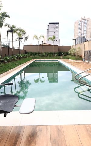 Apartamento à venda com 37m², 2 quartos e sem vagaÁrea comum - Piscina