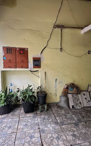 Casa à venda com 250m², 2 quartos e 2 vagas Casa à venda com 250m², 2 quartos e 2 vagasGaragem