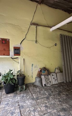 Casa à venda com 250m², 2 quartos e 2 vagas Casa à venda com 250m², 2 quartos e 2 vagasGaragem