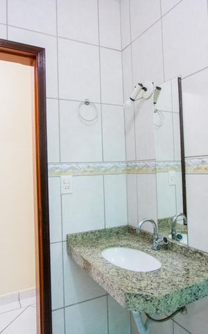 Casa à venda com 152m², 3 quartos e 2 vagasBanheiro social