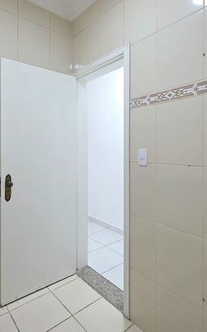Casa à venda com 110m², 3 quartos e 2 vagas Casa à venda com 110m², 3 quartos e 2 vagasBanheiro 1