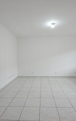 Casa à venda com 110m², 3 quartos e 2 vagas Casa à venda com 110m², 3 quartos e 2 vagasSala