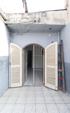 Casa à venda com 80m², 4 quartos e 1 vaga